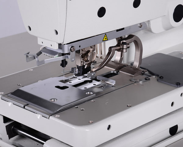 ZJ5821A Automatic Eyelet Buttonholing Sewing Machine 02